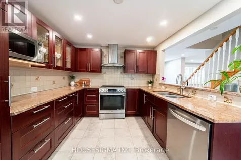 2032 Kings Grove Crescent Ottawa ON K1J 6G1