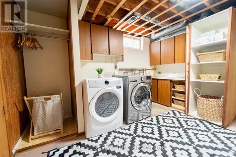 2032 Kings Grove Crescent Ottawa ON K1J 6G1