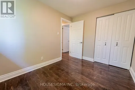 2032 Kings Grove Crescent Ottawa ON K1J 6G1