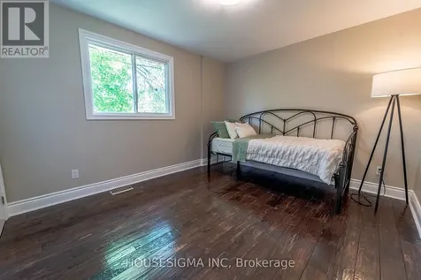 2032 Kings Grove Crescent Ottawa ON K1J 6G1