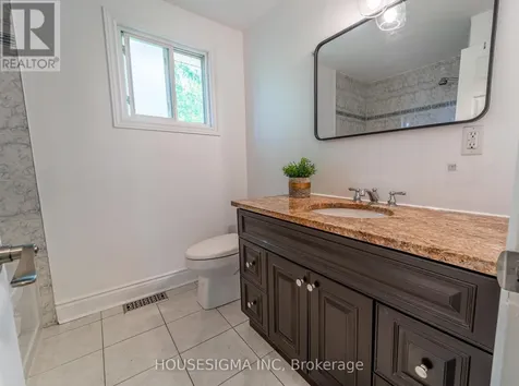 2032 Kings Grove Crescent Ottawa ON K1J 6G1