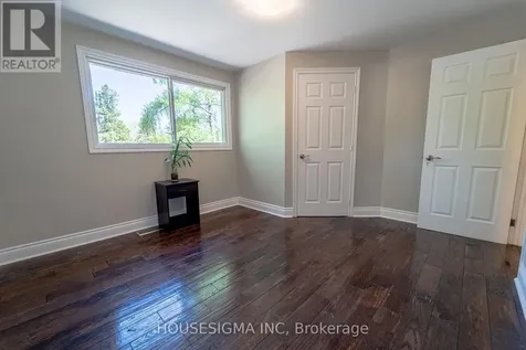 2032 Kings Grove Crescent Ottawa ON K1J 6G1