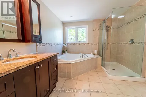 2032 Kings Grove Crescent Ottawa ON K1J 6G1