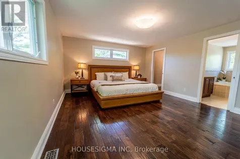 2032 Kings Grove Crescent Ottawa ON K1J 6G1