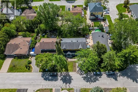 2032 Kings Grove Crescent Ottawa ON K1J 6G1