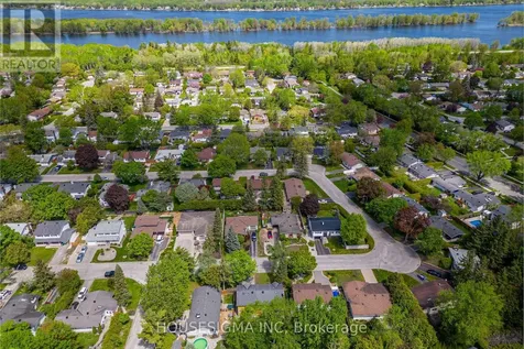 2032 Kings Grove Crescent Ottawa ON K1J 6G1