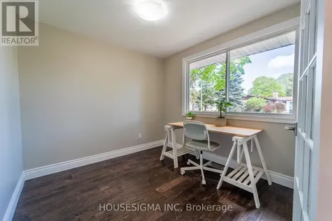 2032 Kings Grove Crescent Ottawa ON K1J 6G1