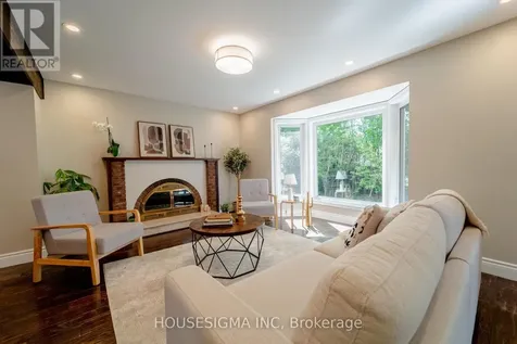 2032 Kings Grove Crescent Ottawa ON K1J 6G1
