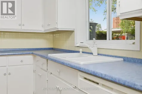 33 Victoria Street Carleton Place ON K7C 2W2