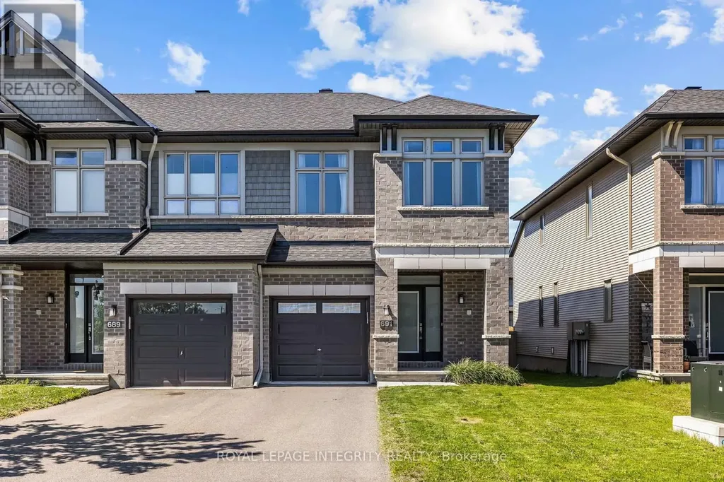691 Capricorn Circle Ottawa ON K4M 0J5