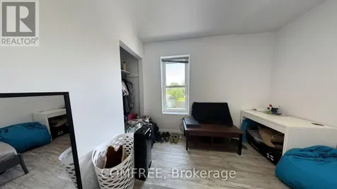 3277 Baby Street Windsor ON N9C 1K9