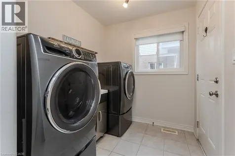 6863 St Michael Avenue Niagara Falls ON L2H 3N8