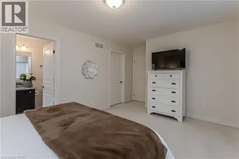 6863 St Michael Avenue Niagara Falls ON L2H 3N8
