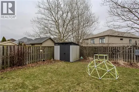 6863 St Michael Avenue Niagara Falls ON L2H 3N8