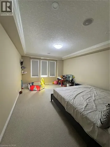9 Sandybay Avenue Kitchener ON N2A 0H7