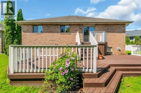 944 Imperial Crescent Windsor ON N9G 2T2