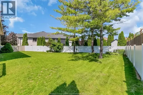 944 Imperial Crescent Windsor ON N9G 2T2