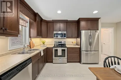 16 Colin Avenue Tillsonburg ON N4G 0E5