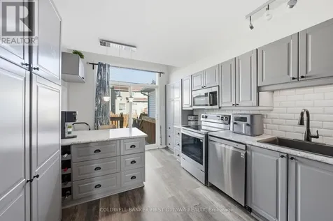 1902 Hennessy Crescent Ottawa ON K4A 3X7