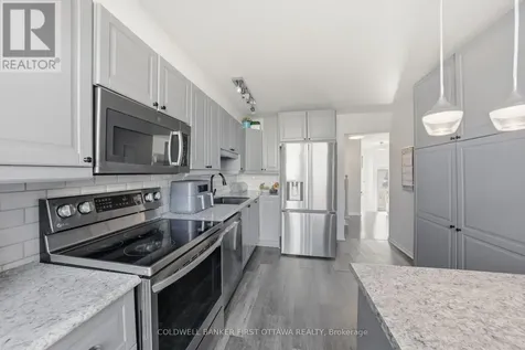 1902 Hennessy Crescent Ottawa ON K4A 3X7