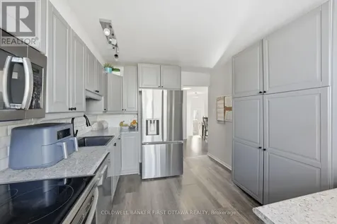 1902 Hennessy Crescent Ottawa ON K4A 3X7