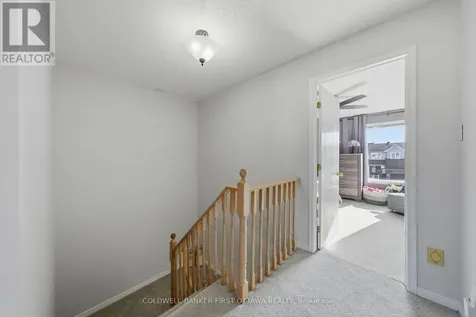 1902 Hennessy Crescent Ottawa ON K4A 3X7