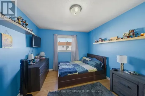1902 Hennessy Crescent Ottawa ON K4A 3X7