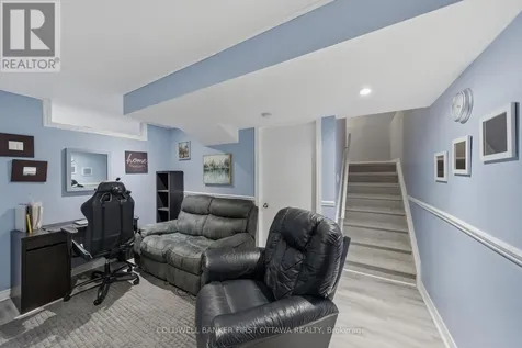 1902 Hennessy Crescent Ottawa ON K4A 3X7