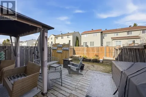 1902 Hennessy Crescent Ottawa ON K4A 3X7