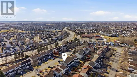 1902 Hennessy Crescent Ottawa ON K4A 3X7