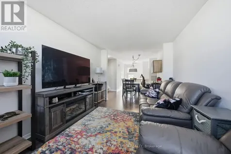 1902 Hennessy Crescent Ottawa ON K4A 3X7