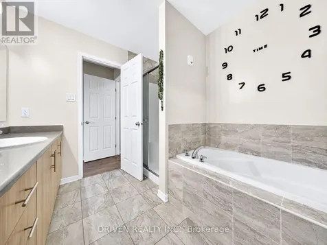 627 Via Campanale Avenue Ottawa ON K2J 4A2