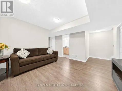 627 Via Campanale Avenue Ottawa ON K2J 4A2