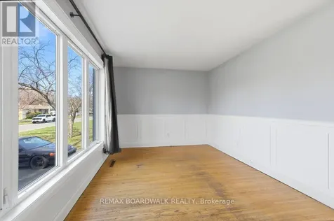 1279 Adirondack Drive Ottawa ON K2C 2V7
