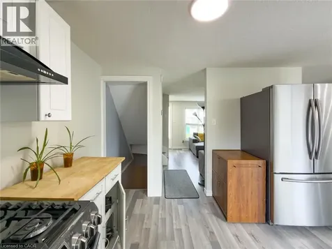 724 Parkview Crescent Cambridge ON N3H 4X9