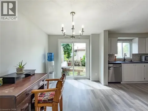 724 Parkview Crescent Cambridge ON N3H 4X9
