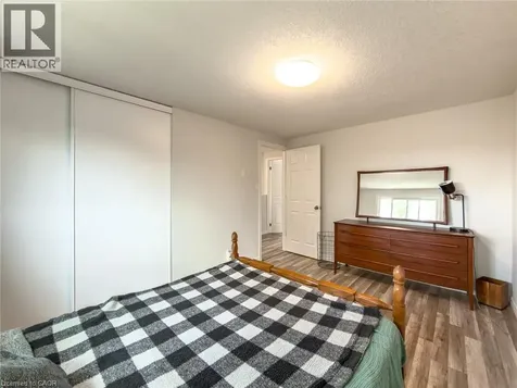 724 Parkview Crescent Cambridge ON N3H 4X9