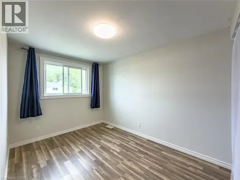 724 Parkview Crescent Cambridge ON N3H 4X9
