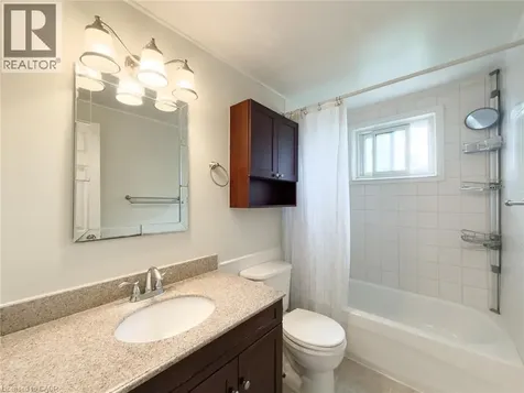 724 Parkview Crescent Cambridge ON N3H 4X9