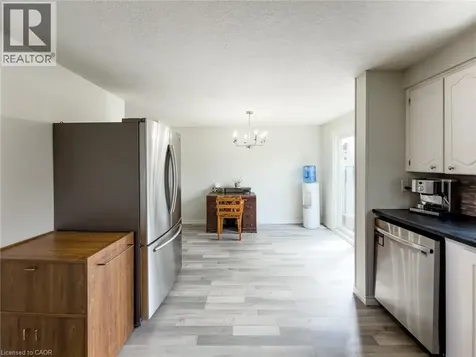 724 Parkview Crescent Cambridge ON N3H 4X9