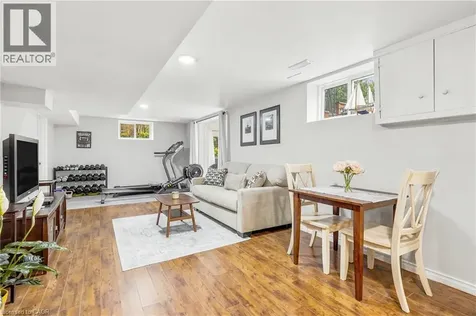 14 Leslie Drive Stoney Creek ON L8G 2P9