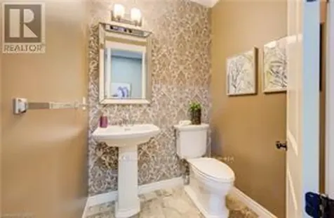 264 Evens Pond Crescent Kitchener ON N2R 0B8