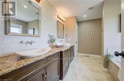 264 Evens Pond Crescent Kitchener ON N2R 0B8