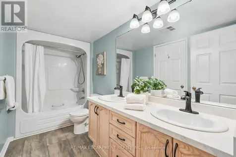 216 Plains Road West Burlington (bayview) ON L7T 4M3