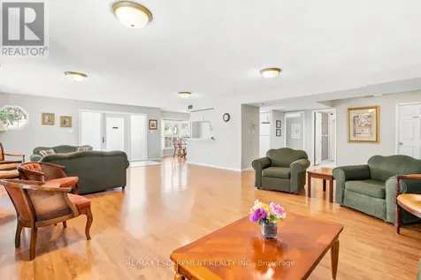 216 Plains Road West Burlington (bayview) ON L7T 4M3