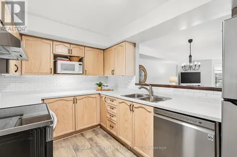 216 Plains Road West Burlington (bayview) ON L7T 4M3
