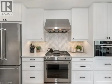 2448 Wooden Hill Circle Oakville ON L6M 4E3