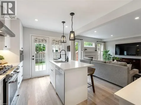 2448 Wooden Hill Circle Oakville ON L6M 4E3