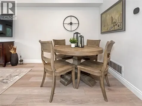 2448 Wooden Hill Circle Oakville ON L6M 4E3