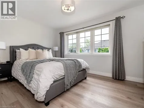 2448 Wooden Hill Circle Oakville ON L6M 4E3